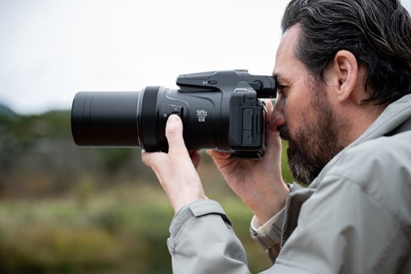 Nikon aggiorna la P1000 con una modifica importante